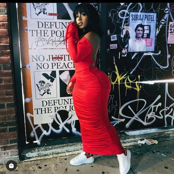 Ruched skirt and open back shirt - Picture 1 of 2